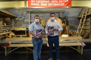 Республиканскому музею Боевой Славы передано в дар научное издание «Боевой и трудовой подвиг в годы Великой Отечественной войны