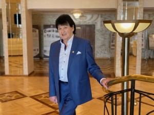 Ко Дню Артиста в Башдраме установили бюст Фидана Гафарова