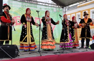 Вкусно, весело и дружно: В Центральном округе Москвы впервые состоялся Сабантуй