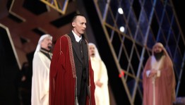 Возвращение «Красного паши»: Башдрамтеатр представил премьеру спектакля о  Кариме Хакимове