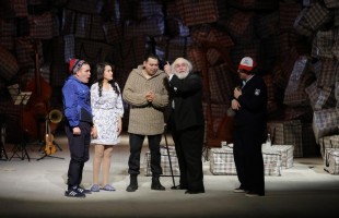 «Старший сын» в Стерлитамаке: Премьера башкирского драмтеатра оживила ностальгию по 90-м