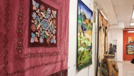 В Уфе к 85-летию Союза художников Башкортостана открылась выставка "Многоцветие традиций"