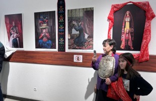 Фотовыставка Гульназ Галимуллиной в Уфе раскрывает роль женщины в башкирской культуре