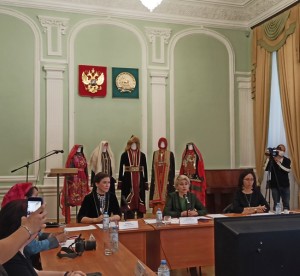 11 сентября прошёл круглый стол «Национальный костюм как отражение самобытной культуры народа»