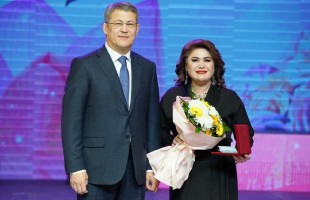 Радий Хабиров поздравил женщин Башкортостана с Международным женским днём