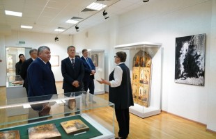 В Уфе открылась выставка Евгении Васильевой "Время и вечность"