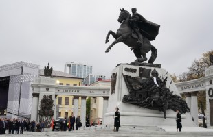 В Уфе открыли памятник легендарному комдиву, Герою России Минигали Шаймуратову