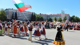 Bolivia, Bulgaria, Poland, Mexico delegations will take Bashkir porcelain girls from Folkloriada with them
