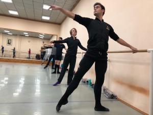 Башкирский театр оперы и балета показывает закулисную жизнь балетной труппы в прямом эфире