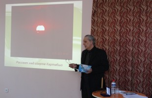 В Библиоцентре Нефтекамска состоялась литературная гостиная с Леонидом Трапезниковым
