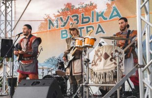 В Ишимбайском районе рядом с горой Торатау состоялся масштабный фестиваль Роберта Юлдашева «Музыка ветра»