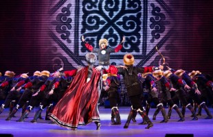 В Уфе состоялся совместный концерт ансамбля имени Файзи Гаскарова и ансамбля имени Михаила Годенко