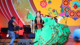 Фольклориада ҡунаҡтары менән аралышырға тәржемәсе лә кәрәкмәй