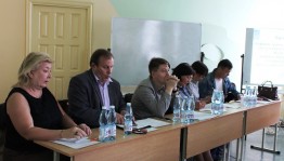 В Уфе состоялся круглый стол на тему "Дефицит драматургического материала для детских и молодёжных театров"