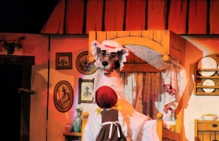 В Башкирском театре кукол представили премьеру сказки "Красная шапочка"