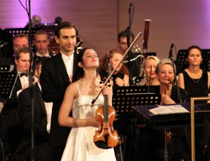 The winner of the II International Violin Competition Vladimir Spivakovis Maria Duenas