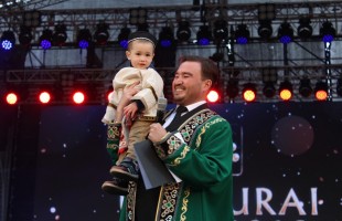 В Уфе установлен рекорд России на самый массовый хоровод в национальных костюмах
