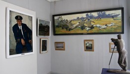 Радий Хабиров в ходе рабочей поездки в Мелеузовский район посетил Воскресенскую картинную галерею