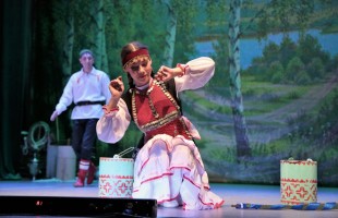 В Уфе с отчётным концертом выступил башкирский фольклорный коллектив «Ауаз»