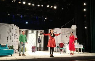 В Молодёжном театре состоялась премьера спектакля «Вызывали?» по пьесе Зульфата Хакима