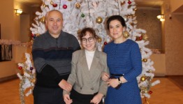 Амина Шафикова исполнила желание девочки в рамках акции «Творческая елка желаний»