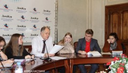 Школа журналистики имени Владимира Мезенцева  приглашает учеников 5-11 классов на бесплатное онлайн-обучение