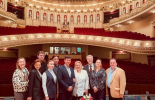 Ансамбль Гаскарова с триумфом дебютировал в Донецке