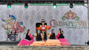 Артисты Сибайского концертно-театрального объединения представили башкирскую культуру на Сабантуе в Челябинске