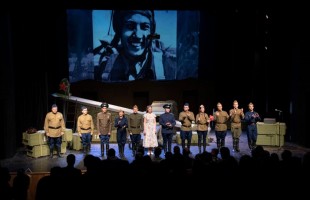 «Звезда героя»: в Уфе прошла премьера спектакля о легендарном башкирском лётчике Мусе Гарееве