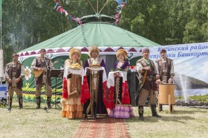 Кигинский район представил Башкортостан на народном празднике Сабантуй в Курганской области