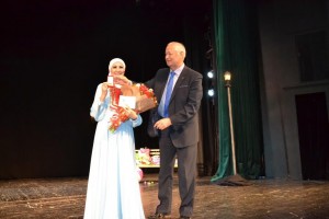 Сибайская артистка Насима Гиззатуллина награждена высшей наградой Всемирного курултая башкир