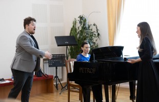 Солист Геликон-оперы Игорь Морозов поделился опытом со студентами-вокалистами