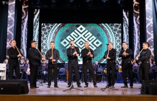 «Дух ветра» объединил виртуоза панфлейты Вячеслава Змеу и знаменитый оркестр Башкортостана