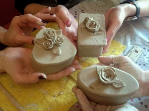 Выставочный зал «Ижад» приглашает на мастер-класс по керамике