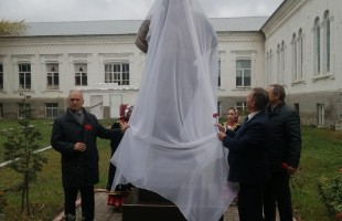 В Давлеканово открыли памятник Сергею Аксакову