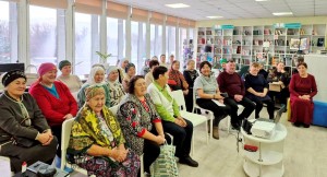 Встреча в библиотеке: Газета «Торатау» и жители Верхнеиткулово поддержали участников СВО гуманитарной помощью