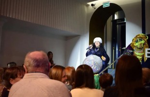 Башкирский государственный театр кукол отметил день рождения спектаклем «Тысяча и одна ночь»