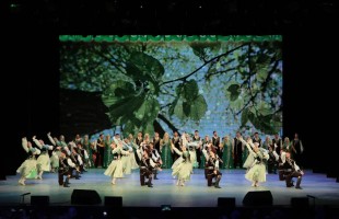 Уфимский ансамбль «Мирас» подарил зрителям гимн многонациональному единству