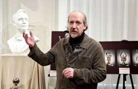 Уфа отмечает день рождения Фёдора Шаляпина: В дар Музею музыки передан бюст легендарного баса Уфа отмечает день рождения Фёдора Шаляпина: В дар Музею музыки передан бюст легендарного баса