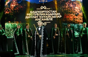 Мастер курая и наставник поколений: В Уфе чествовали известного кураиста и профессора Азата Аиткулова