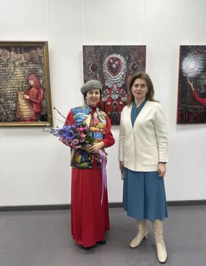 Раушания Бадретдинова представила серию картин о женской силе и духовном богатстве