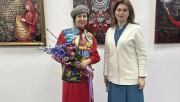 Раушания Бадретдинова представила серию картин о женской силе и духовном богатстве