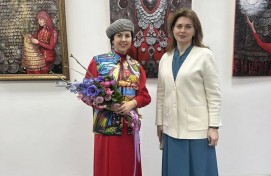 Раушания Бадретдинова представила серию картин о женской силе и духовном богатстве