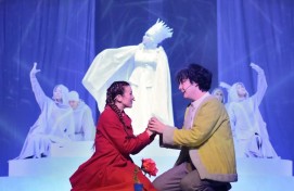 «Снежная королева» открыла череду новогодних чудес в Салаватском театре