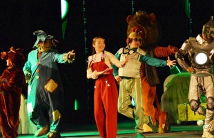 В Нефтекамской филармонии открылся портал в Изумрудный город