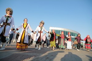 Российские дома культуры отметят День танца хороводом