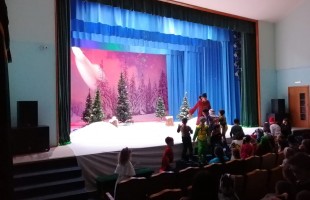 В Сибайском башкирском драмтеатре представили сказку «Новогодние приключения в лесу»