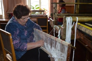В Галерее «Урал» проходят мастер-классы по ткачеству