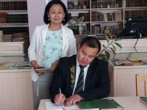Казахский поэт Саят Камшыгер посетил Национальную библиотеку РБ