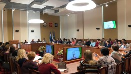 В городе Октябрьский состоялся круглый стол «Сила рода – сила народа»